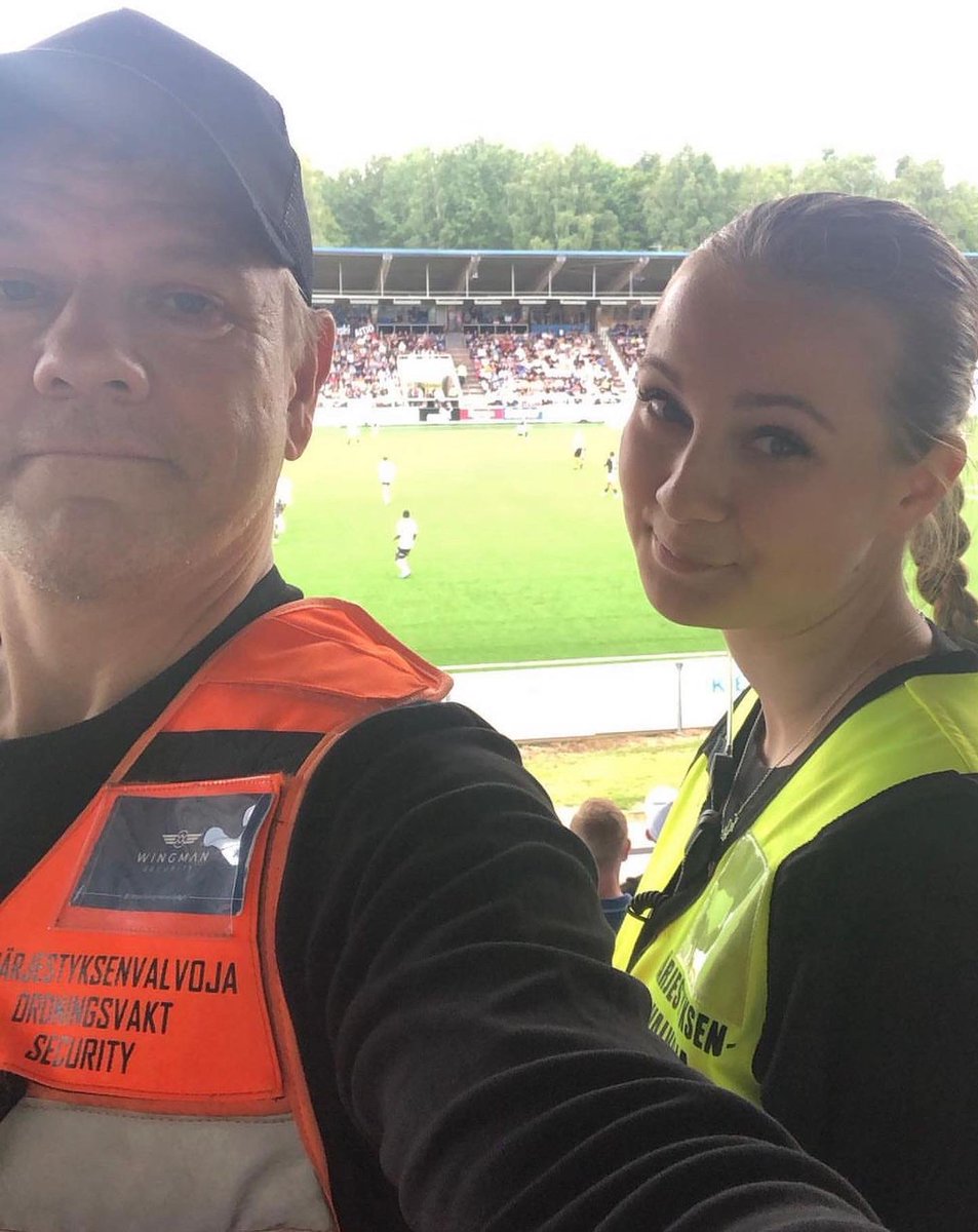 Defendo_Petteri's tweet photo. Turvapalveluyrityksemme #wingmansecurity teki hyvän ensimmäisen vuoden ja mm työllistin nuoremman tyttäreni
2/5 https://t.co/YT185HdBpD