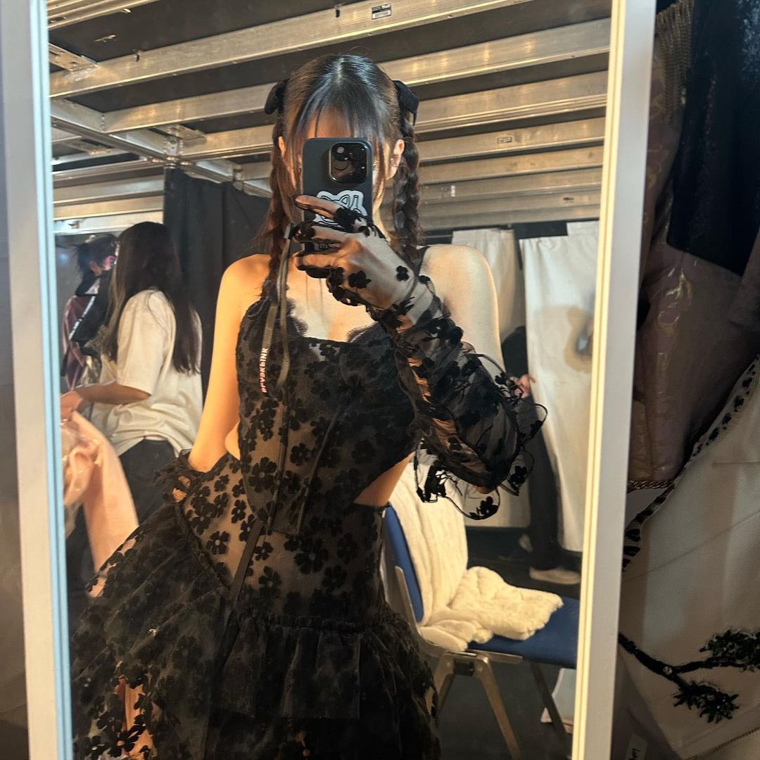 itsrubyjane's tweet image. some of my favorite born pink's outfits 👗👠📿