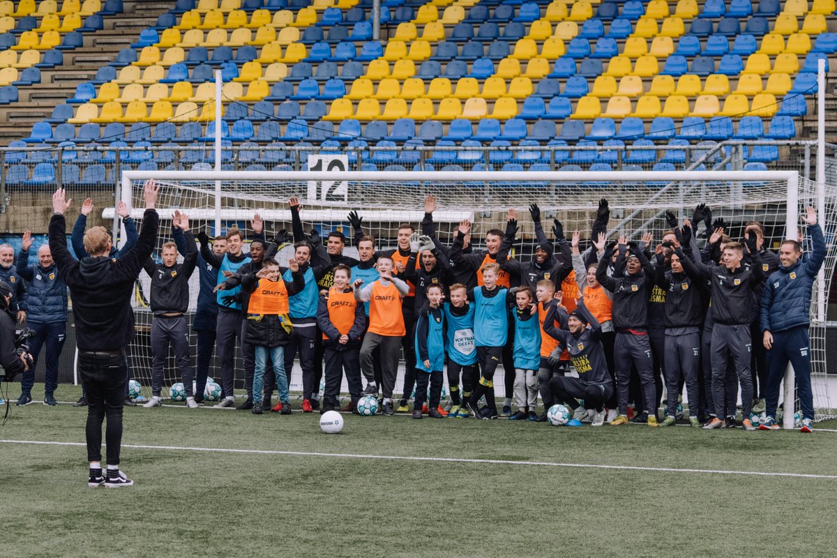 SCCambuurLwd's tweet photo. 🥹🫶

#CambuurVerbindt #VoetbalGeeft https://t.co/9hfBuOaNDB