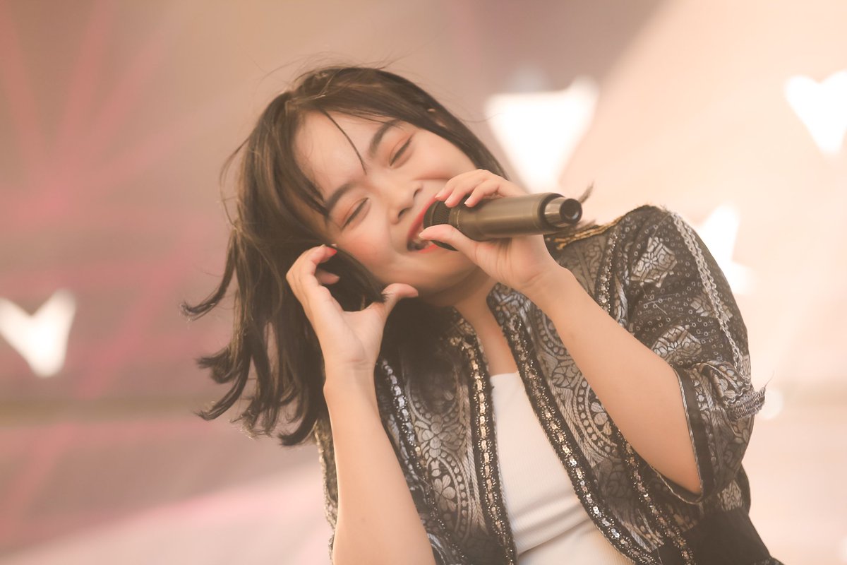 ohayaou's tweet photo. 2022 was so amazing!
Dari seneng karna banyak yg notice performance & potensiku, sempet bingung mau kemana setelah pembubaran, terus akhirnya audisi @LuSca_id, ketemu banyak @aysss_cream, luminoid dan lainnya. Diberi kesempatan buat dapet unit song, perform ke banyak kota- https://t.co/3041XX9zck