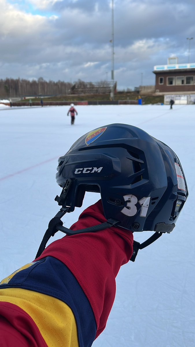 berglund164's tweet photo. Gott nytt år!!🥳🥳 @dickaxelsson https://t.co/7JEK3FfEj9