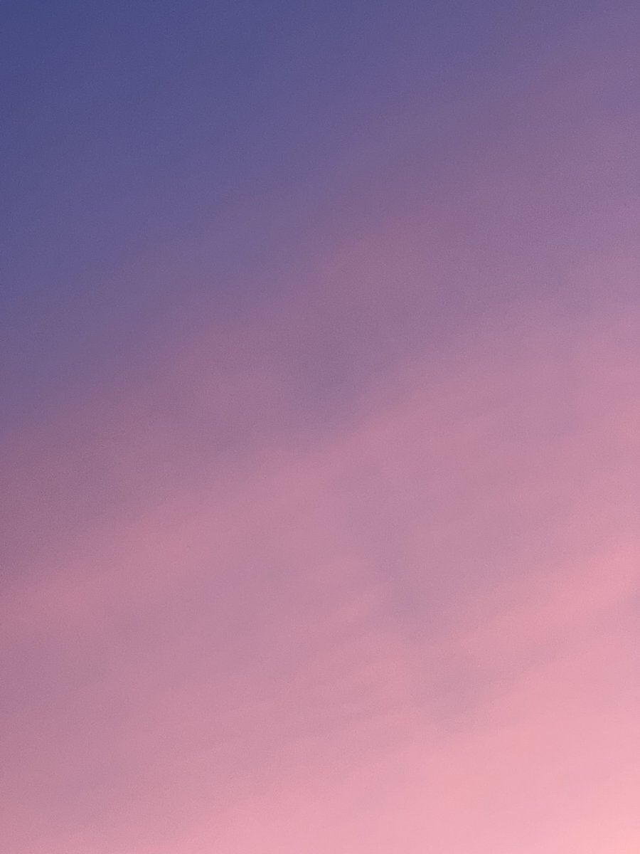 dunknatachai's tweet photo. last cotton candy sky of 2022 ❤️💜 https://t.co/MtdYP3u8lw