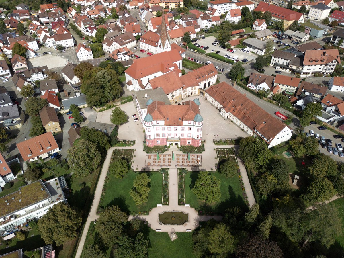 schwob0815's tweet photo. @omegataupodcast 

Ich heiße dich im neuen Jahr herzlich willkommen bei uns im schönen Ländle!
Grüße aus Gingen https://t.co/Ukq8awYaof