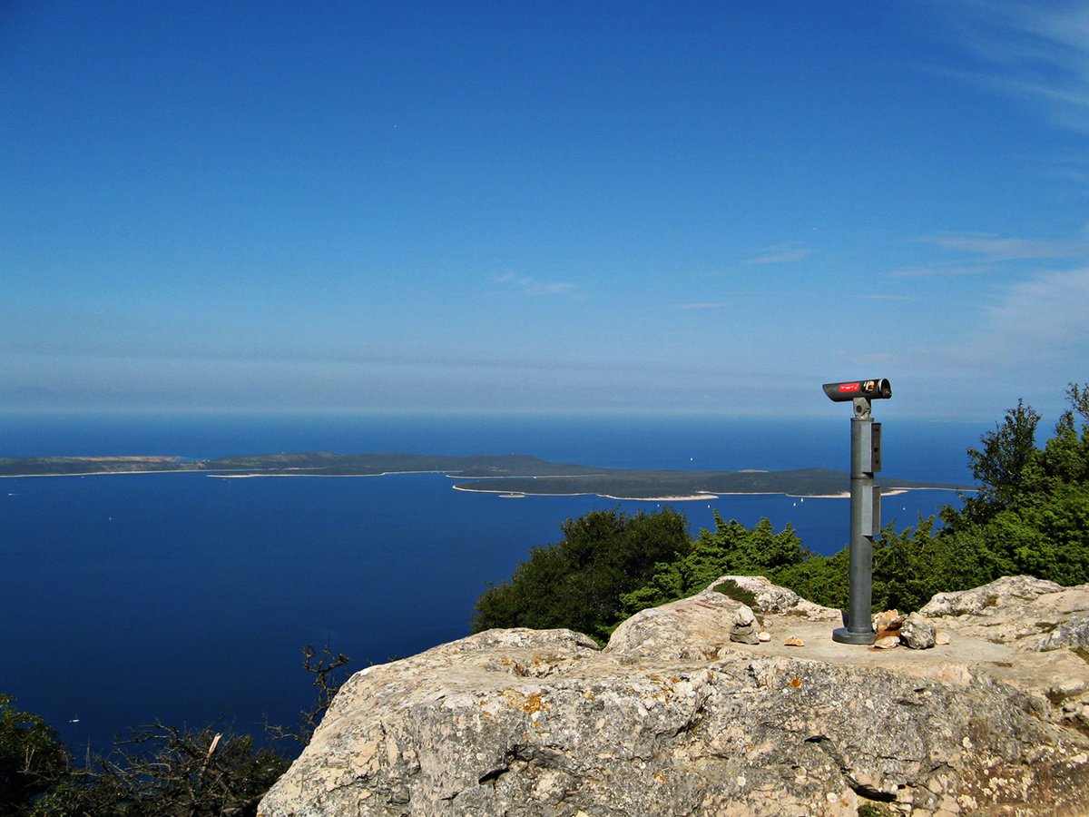 Annabaesle's tweet photo. #Televrin
#WandernLosinj
Ausblicke.
Rückblicke.
Wohin führt der Weg? Was liegt vor uns? Was lassen wir hinter uns?
Alles Gute für 2023! https://t.co/yK1uhMmHhD