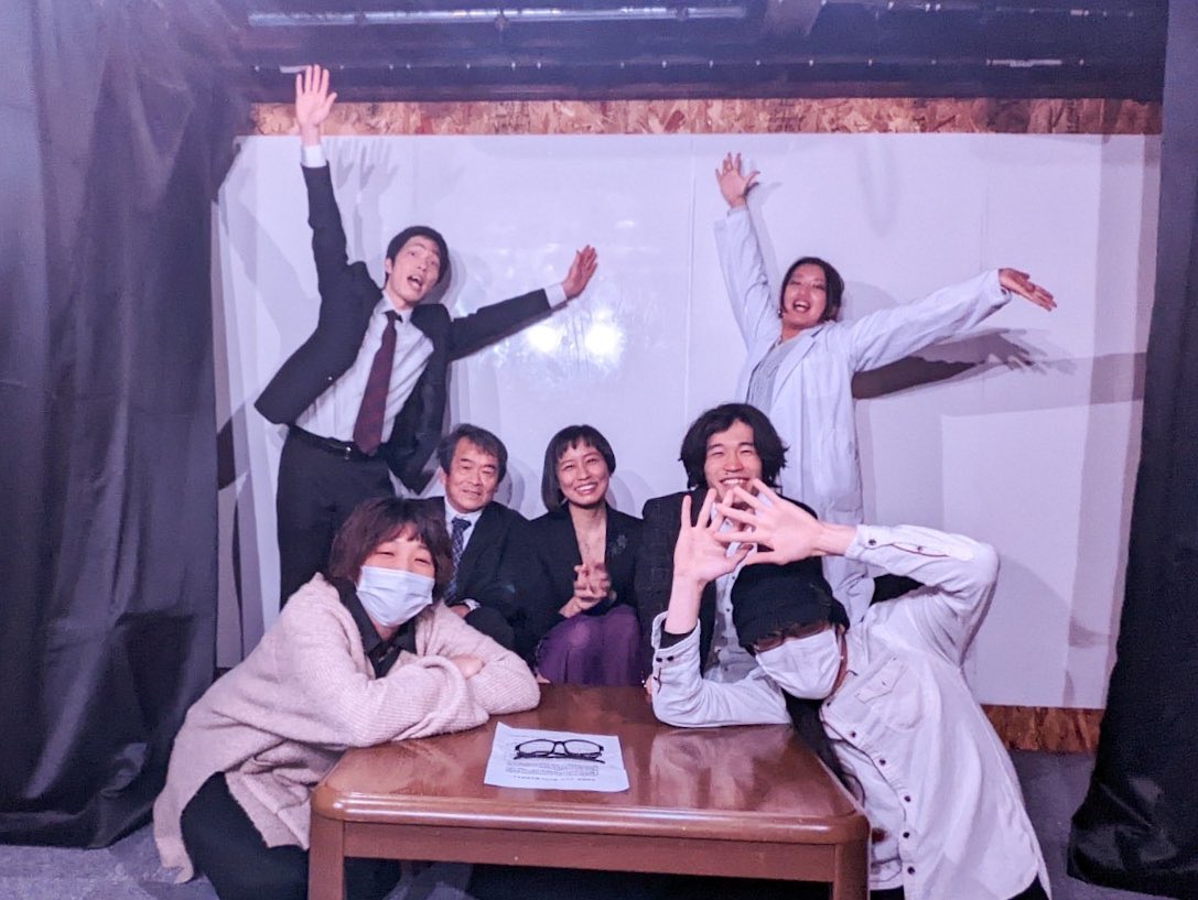 maki_engeki's tweet photo. 2022年舞台振り返り 1月
#stagelarp 照明
#新春deナイト オンライン
#歌わせたい男たち 照明
stagelarpは本当に嬉しかった…新たな即興演劇の可能性を作ってくださってありがとうございます!
石巻史上最大劇場でした
新春のクイズ大会楽しかったし
歌わせたいで新たな出会いができて嬉しかった… https://t.co/qFKseXclau