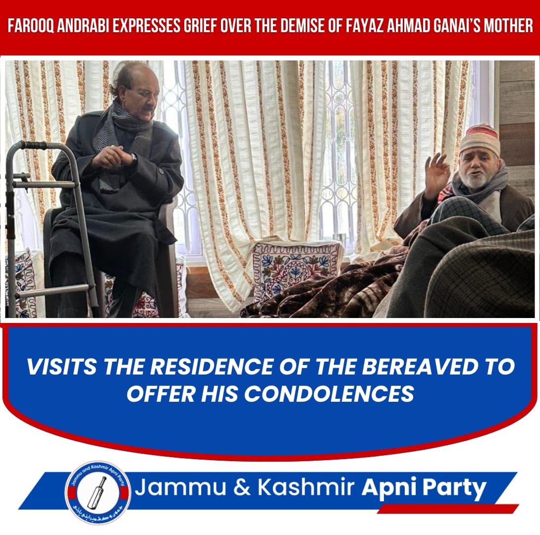 BudgamApni's tweet photo. Apni Party Media Advisor @FarooqAndrabi1 on Saturday visited the #Chadoora residence of Fayaz Ahmad Ganai to offer his #condolences over the demise of his mother.The deceased was the wife of late Haji Abdul Gani.

Andrabi met the bereaved family &amp; extended his condolence to them. https://t.co/28F0LYHmsp