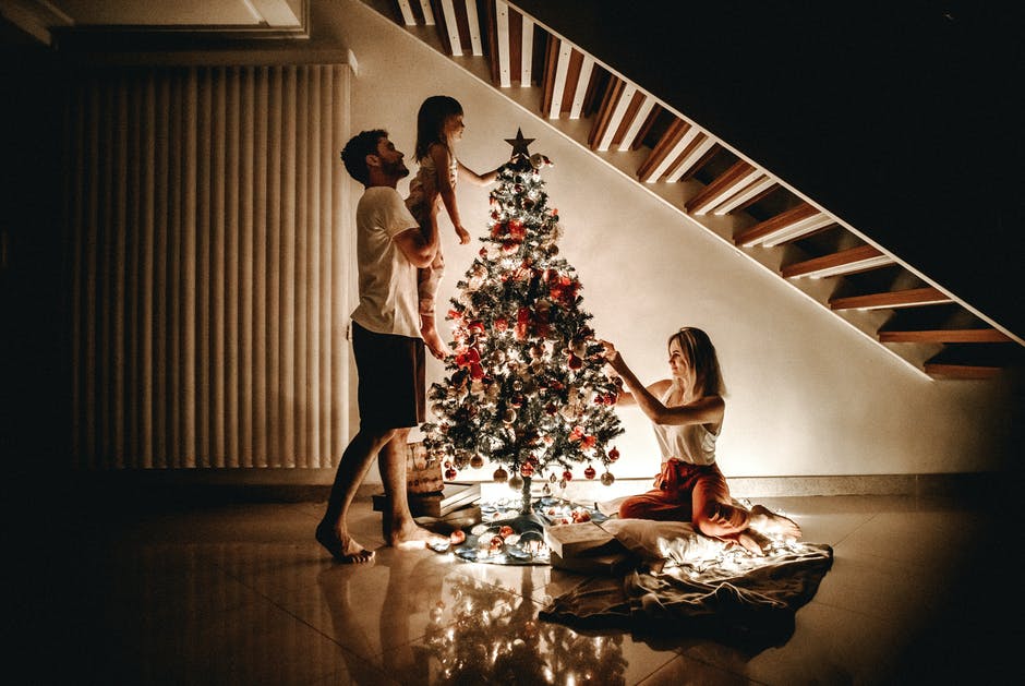 Consultas de la semana | En «¡Feliz Navidad y próspero año nuevo!», ¿falta alguna mayúscula?

No. Ahí «año nuevo» se refiere al año en su totalidad y no a la festividad («Año Nuevo»), por lo que debe escribirse en minúscula, igual que «próspero»: «... y próspero año nuevo».