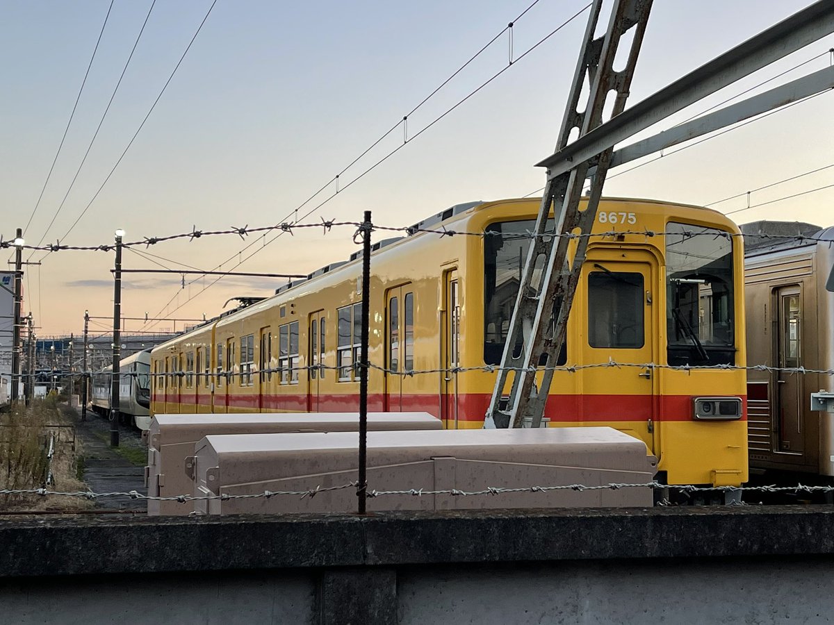 Rail_Channel's tweet photo. 2022.12.31の #春日部支所
#504F の復帰は来年以降に。大師線運用を終えた #8575F はこちらに留置

#500系 #リバティ #8000系 #70000系 #71714F https://t.co/jZln3r13D6