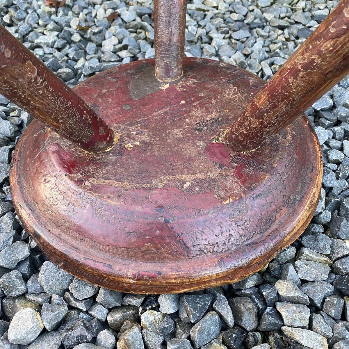 WelshVernacular's tweet photo. 🔴SOLD
Two of the best Welsh cheese top dairy stools we have seen in years.
These turners stools have always been highly prized amongst collectors and country antiques admirers.  Featuring superb thick sycamore dishes tops supported on simple turned ash legs these rare examples - https://t.co/oIUQqeOT14