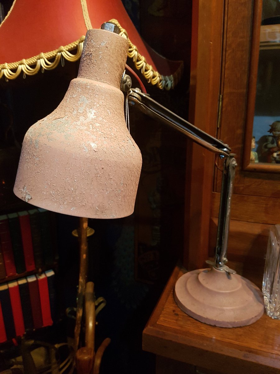 angleseyantique's tweet photo. An original "pifco" desk lamp, in funky pink....😳
#lighting #lamps #steampunk #design #industrialantiques #furniture #pifco https://t.co/DQ5JvmTwFI