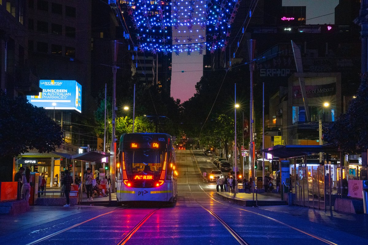ShoFrex's tweet photo. Number 86 tram on bourke street at the end of 2022, before the countdown to 2023
#boukestreet #melbourne #tram #elizabethstreet #happynewyear2023 #happynewyear #newyear #countdown #カウントダウン #あけましておめでとう #メルボルン https://t.co/FrPjxEstMC