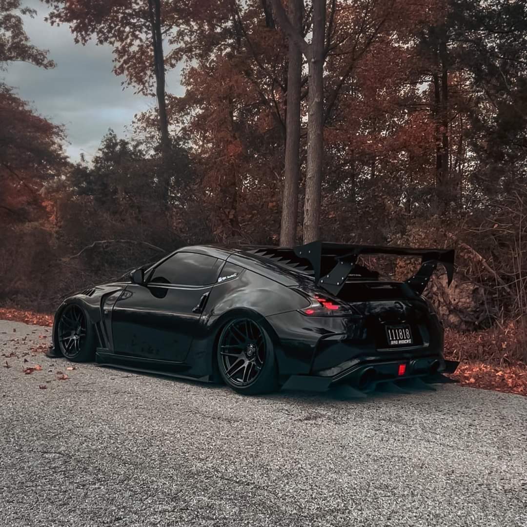 drift_spec's tweet photo. Dark Knight 🦇

#nissan #350z #autmun https://t.co/vwiueYfhDh