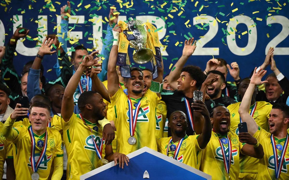 lnstantFoot's tweet photo. Nombreux l’ont oublié, mais l’un des moments marquants de cette année 2022, c’est Nantes qui remporte la Coupe France ! 🔰🏆 https://t.co/pGBYY8bQjB