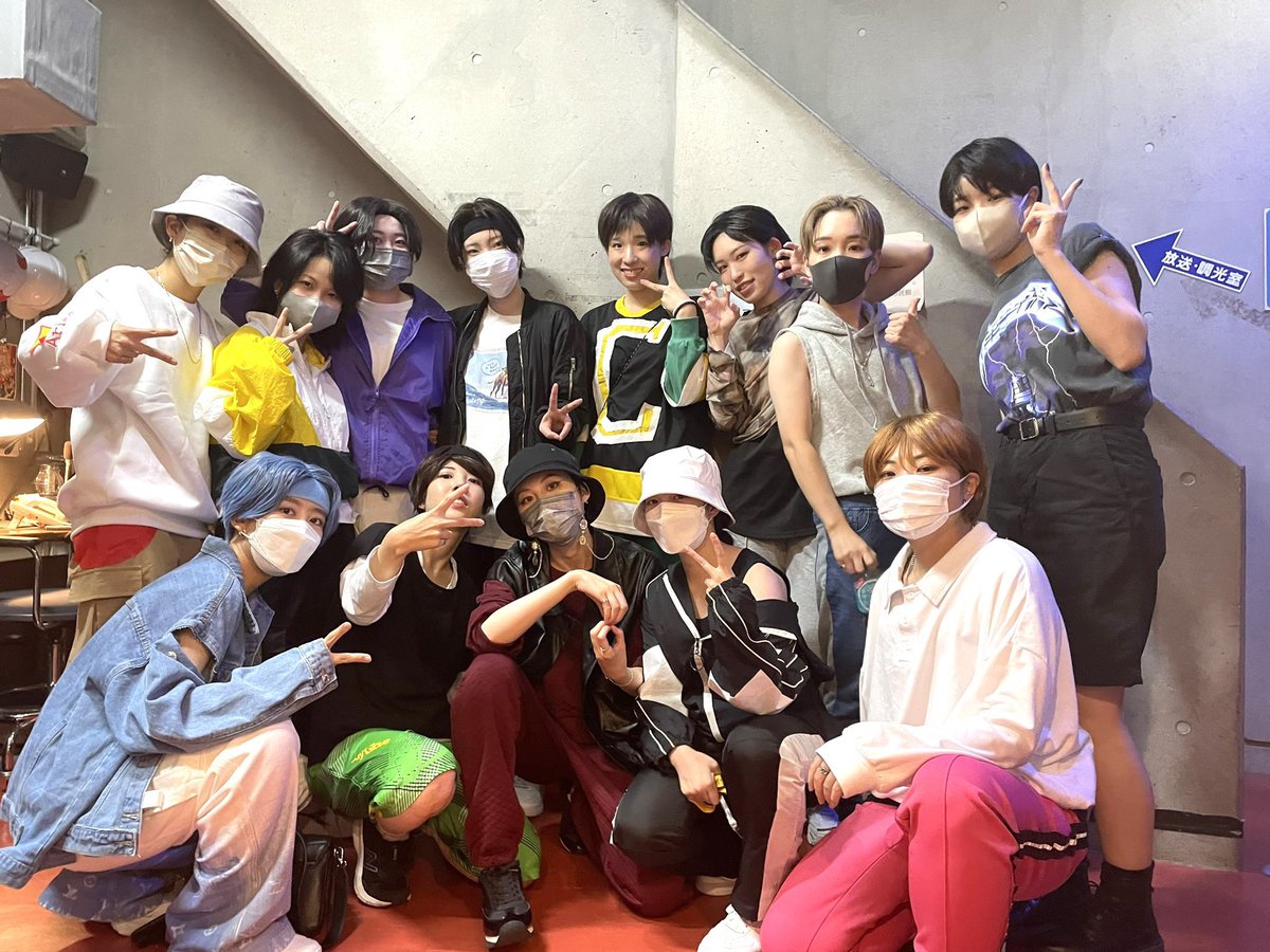 ran_chan_17's tweet photo. 2022年の踊り納めは���ちろんクラチ‼️
ディノちゃんは4曲踊れました嬉しい〜!!!!!!
来年もマンネ頑張りますのでよろしくお願いします!!!!
#CLARITEENの日常
#CLARITEEN https://t.co/wRjGCEkECX