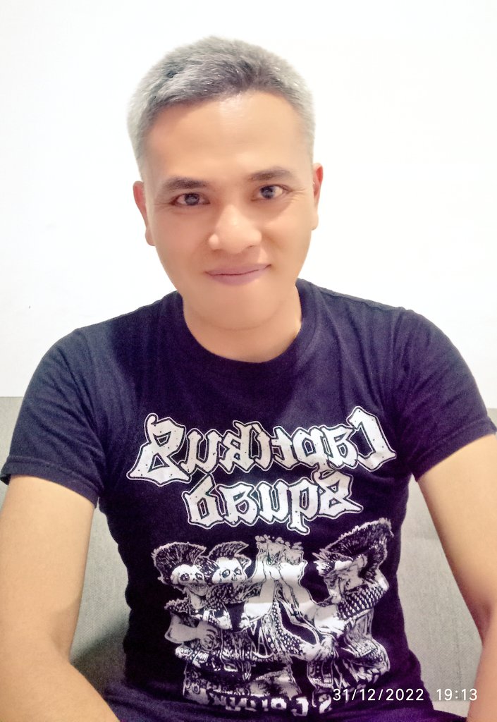 Sydney_Whiteee's tweet photo. Selpi terakheeer...... dua rebu dua dua.
#ojodibandingke
#duarebuduadua
#singlefighter https://t.co/13JLLJ561g