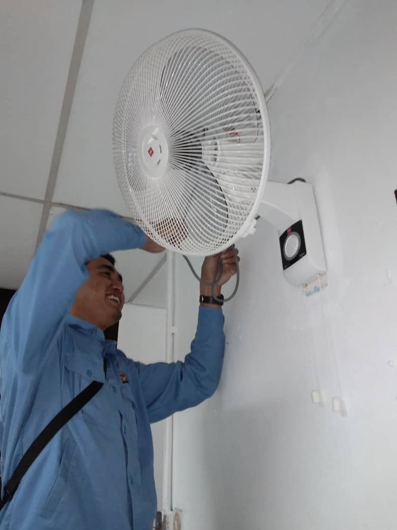 JKR CKE TRG (@jkr_cketrg) on Twitter photo Pemeriksaan dan Pembaikan Elektrik berdasarkan Aduan yang diterima dari Kuarters Negeri Jalan Pandan dan Kuarters Negeri Jalan Kamaruddin secara Tenaga Jab CKE Trg.
#CKEBerprestasiTinggi @IrMdridzwan <a href="/HasliJKR/">Hasli Ibrahim (Ir. Dr.)</a> <a href="/rozniazwar/">Ir. ROZNI</a> <a href="/hanizanshaffii/">hanizan</a> <a href="/husinmjkre/">Husin Mustafa</a> <a href="/noorashikinmt/">noorashikin tamimi</a> <a href="/JKRTerengganu/">JKR Terengganu</a> Pemeriksaan dan Pembaikan Elektrik berdasarkan Aduan yang diterima dari Kuarters Negeri Jalan Pandan dan Kuarters Negeri Jalan Kamaruddin secara Tenaga Jab CKE Trg.
#CKEBerprestasiTinggi @IrMdridzwan <a href="/HasliJKR/">Hasli Ibrahim (Ir. Dr.)</a> <a href="/rozniazwar/">Ir. ROZNI</a> <a href="/hanizanshaffii/">hanizan</a> <a href="/husinmjkre/">Husin Mustafa</a> <a href="/noorashikinmt/">noorashikin tamimi</a> <a href="/JKRTerengganu/">JKR Terengganu</a>