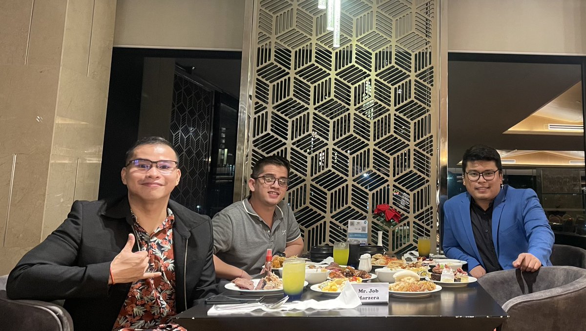 jiibon28's tweet photo. Peace and love to all! Happy new year, from my family here in Cebu to your homes! 🫰🏻🫰🏻🫰🏻
.
.
.
.
.
.
.
.
.
.
#newyear #medianoche #baihotel #pinoyigers #pinoy #selfie #instapinoy #travellingpinoy #pinoyme #pinoytravel #travel #adventure #igph #asianboy #pinoyako #pinoyakogram https://t.co/9YWEj0wk0c