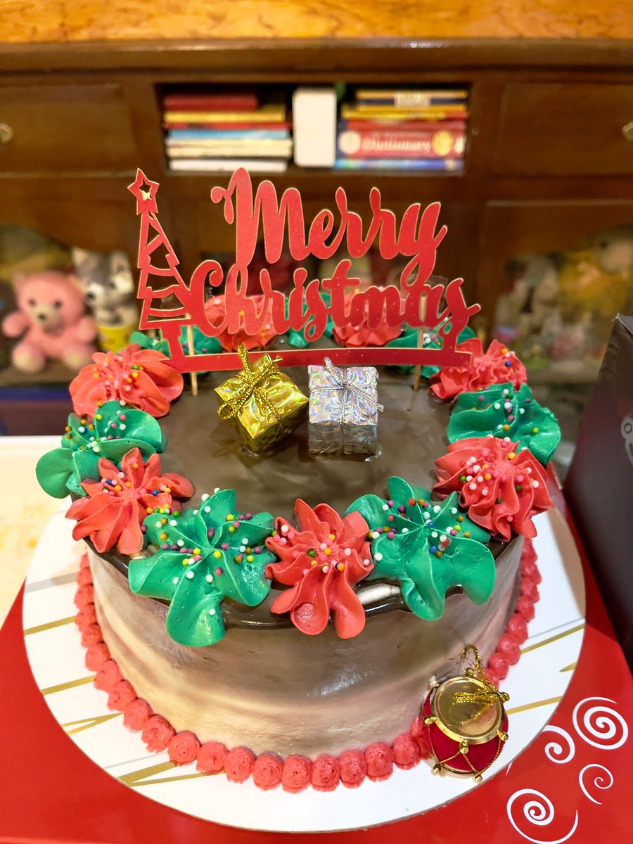 biotasrixc's tweet image. Merry Christmas 2022
By the Family 
With the Family 
For the Family 

insert: our Kuya Roj kay toag MNL 🥰♥️🥺 #lateups