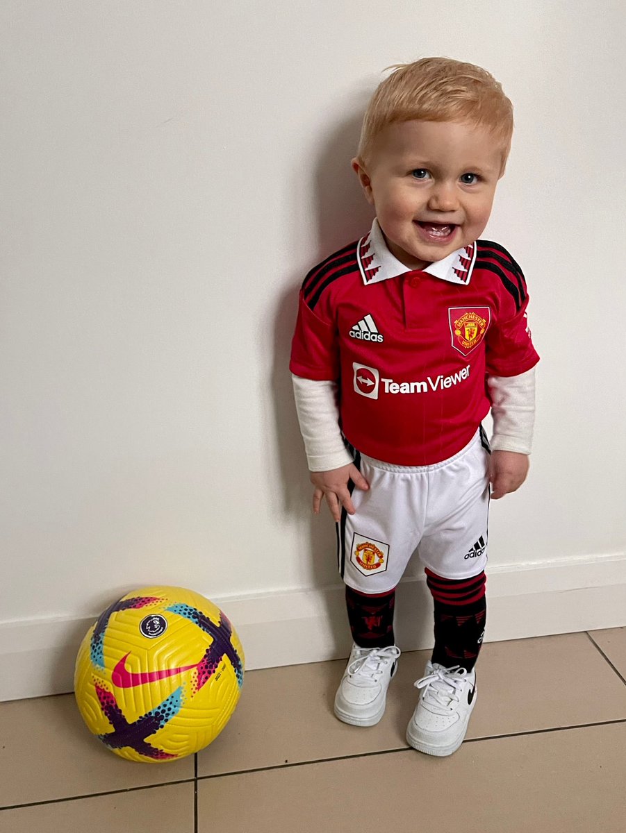Benjiballer5's tweet photo. Zak, my wee bro, in his @ManUtd kit. It won’t be long until he’s going to Old Trafford with me 😉 #GGMU #MUFC #manutd #weebro #miniballer https://t.co/JKy1wa0P90