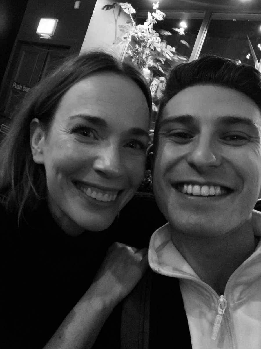 From team <a href="/PhoenixAberdeen/">Phoenix Theatre</a> to team panto <a href="/APAWhatsOn/">Aberdeen Performing Arts</a> 😀 So great to meet you <a href="/LauraMain1/">Laura Main</a> ❤️