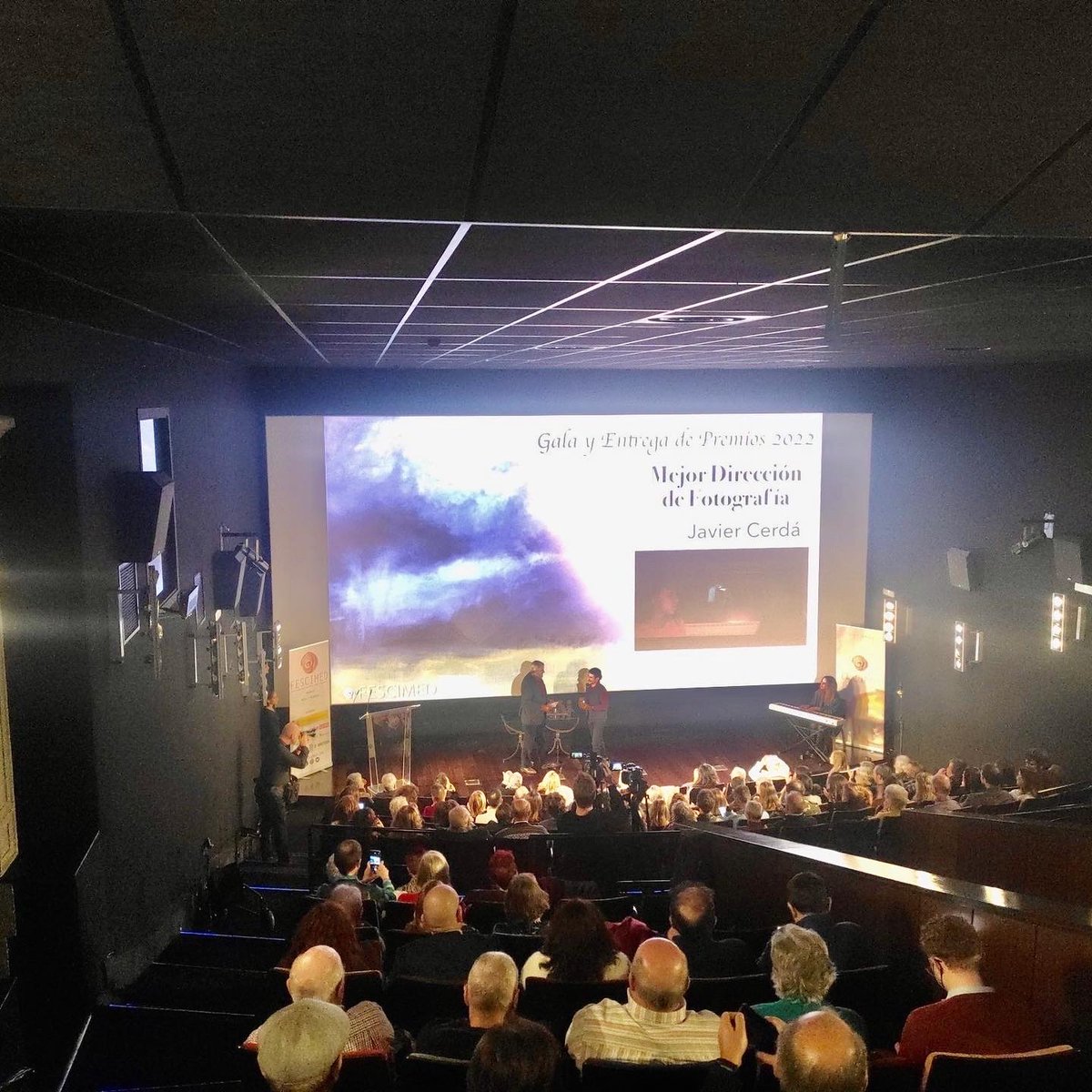 Making DOC tweet media