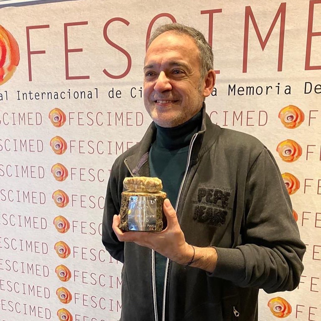 Making DOC tweet media