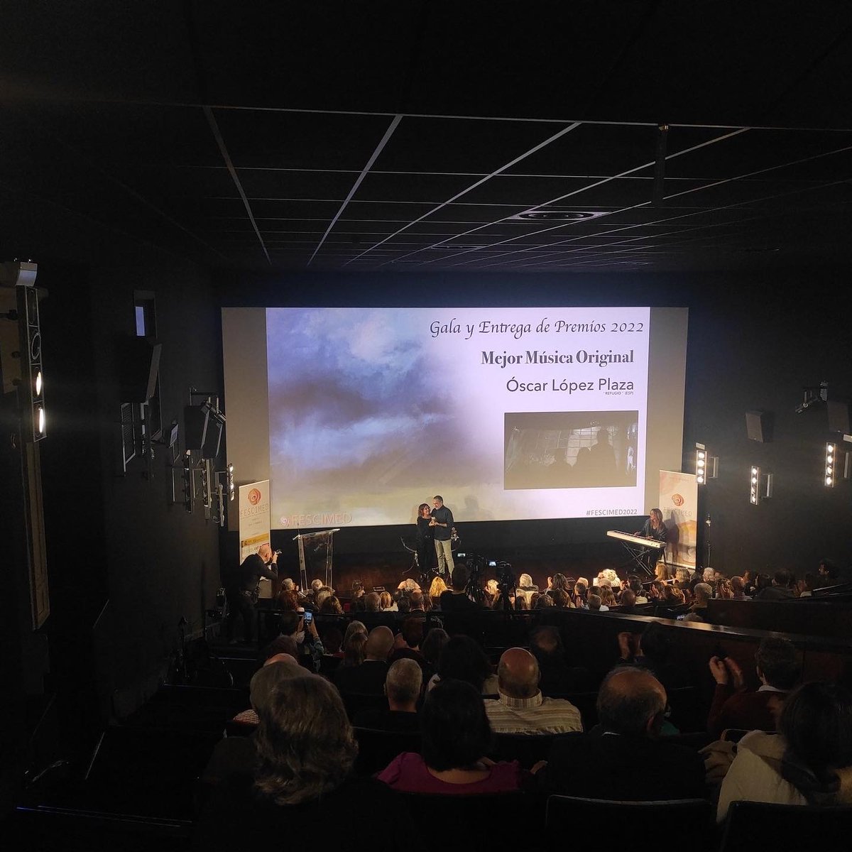 Making DOC tweet media