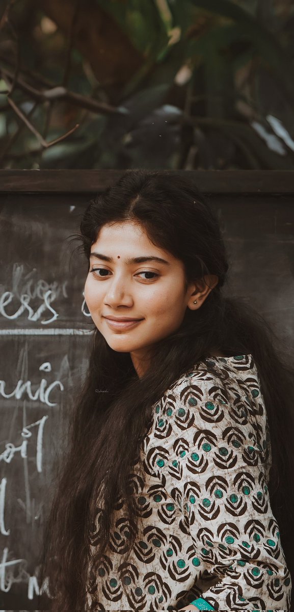 PallaviDhf's tweet photo. Gargi &amp; Virata Parvam - 2022❤
@Sai_Pallavi92 👸
#SaiPallavi https://t.co/k4mbiPO9D4