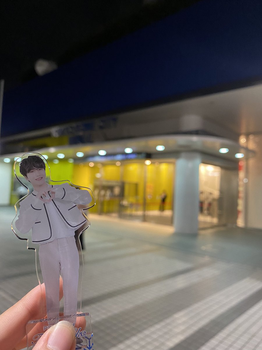 ringokko_ptg's tweet photo. みなさん今年一年ありがとうございました‼︎
人生初のライブにも行けてユニボスのお友達もできて…ほんとに最高の一年でした🥹
不束��ですが2023もよろしくお願いします♡ https://t.co/6Mc6tYnsmW