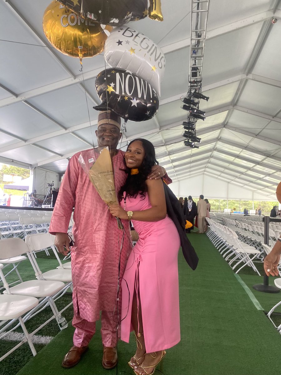MaggiesCube's tweet photo. I finished nursing school, passed my NCLEX &amp; landed a 6 figure job in maternal/child health. Glory be to God 💗 https://t.co/bAk1Mxuhur