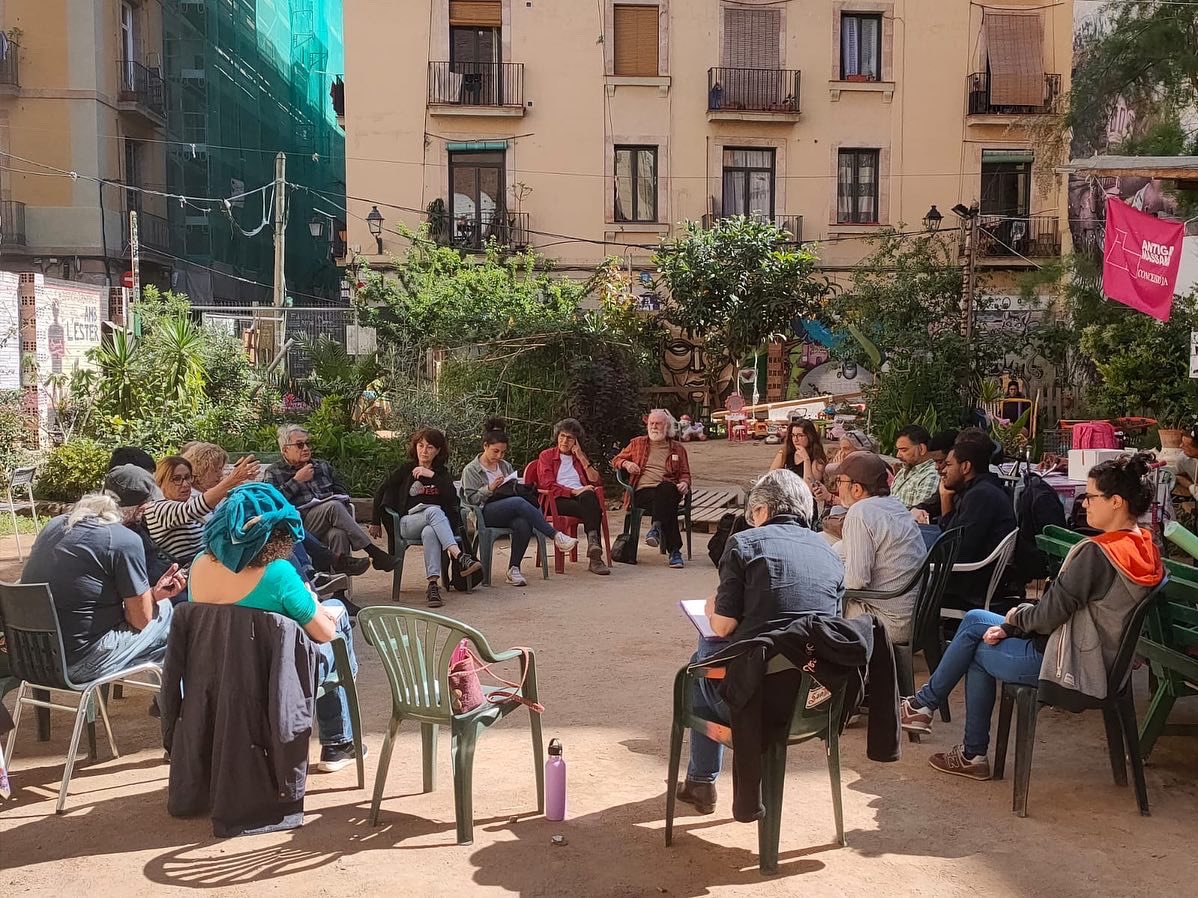CoordinadoraOF's tweet photo. Tanquem un any de molta feina pel #PadroXTotes, #ACOLxTotes, una #acollidadigna i teixint xarxes i resistències davant la llei d’estrangeria i el racisme institucional. https://t.co/m8YSJHK0D4