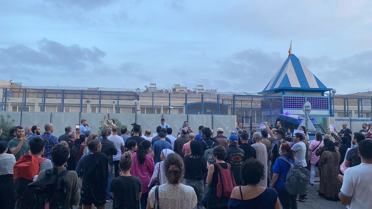 CoordinadoraOF's tweet photo. Tanquem un any de molta feina pel #PadroXTotes, #ACOLxTotes, una #acollidadigna i teixint xarxes i resistències davant la llei d’estrangeria i el racisme institucional. https://t.co/m8YSJHK0D4