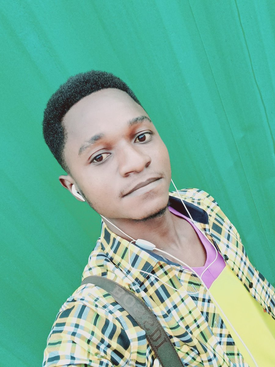 Mon objectif pour l année 2023 est d accomplir mes objectifs de 2022 prévus depuis 2021 qui ont été programmés en 2020🔥 
On est pas pressé Roxie 💦