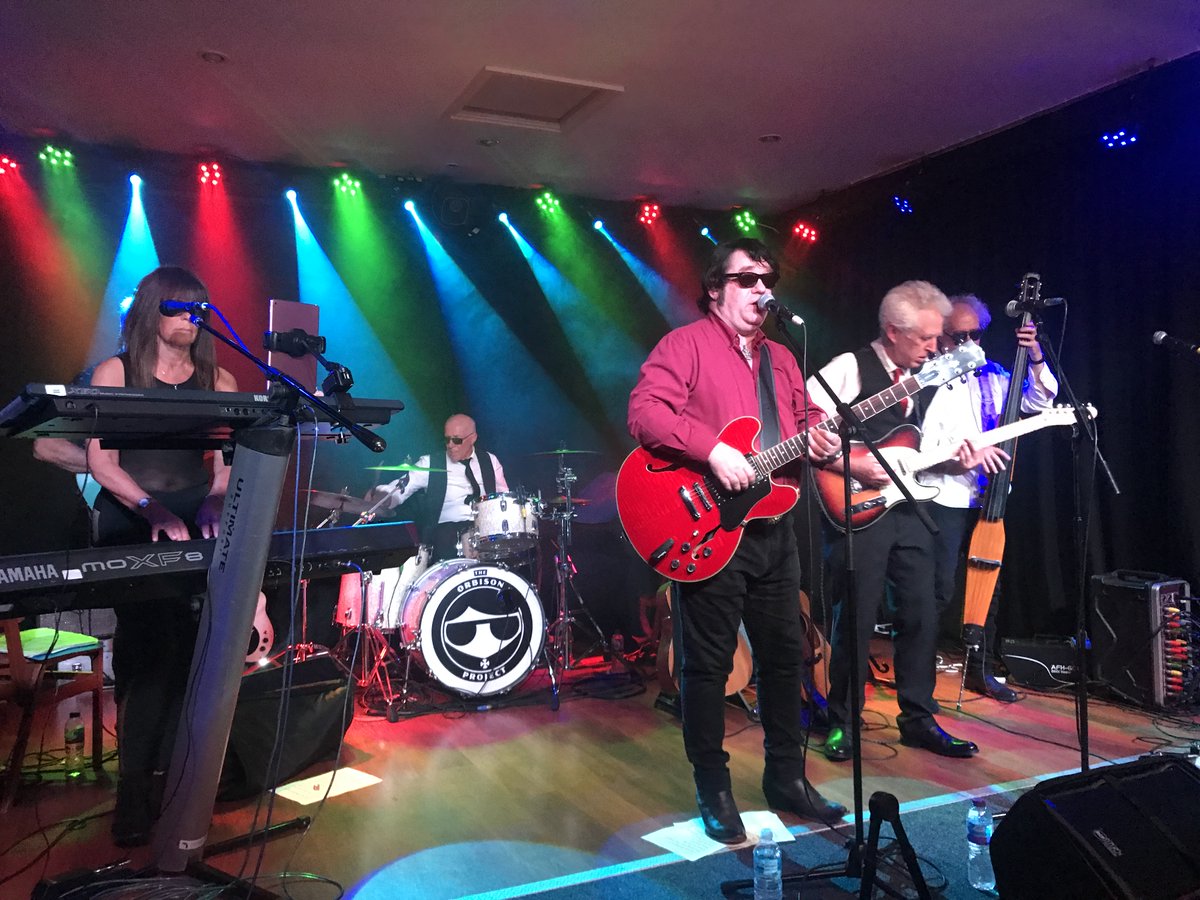 OrbisonProject's tweet image. Happy new year to our friends, fans and industry colleagues! Have a wonderful 2023! See you at one of our gigs next year! You can find all of our upcoming shows here: theorbisonproject.com/#/events

#tributeband #tributeshow #60smusic #royorbisontribute