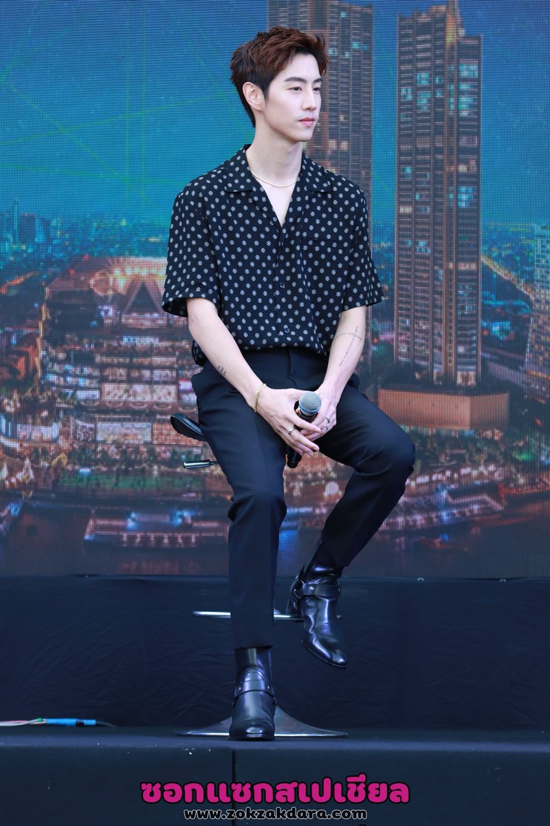 rosessarin's tweet photo. หล่อมากกกกก💗
#ICONSIAMxMarkTuan https://t.co/vkyJTKp210