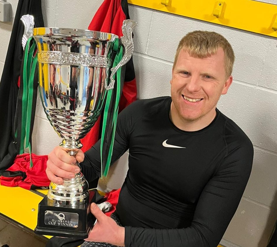 Shawbridge_AFC's tweet photo. Shawbridge 4 @EFA_SMAFL 3
@GarrySweeney10 ⚽️
@oliverlincoln2 ⚽️
Matty ⚽️⚽️

Pre-season tourney final during the Xmas week🎅
Credit to both sides👏🏻

Thx to @ClydesideAth for organising and @QuinnergyLtd for supporting👏🏻

#MTS🔴⚫🔴⚫🔴⚫

@OfficialSMAFA 
@scottish_aff 
@ScotAmFA https://t.co/zdOwIcgE6o