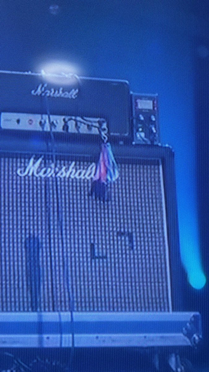 愛 tweet media