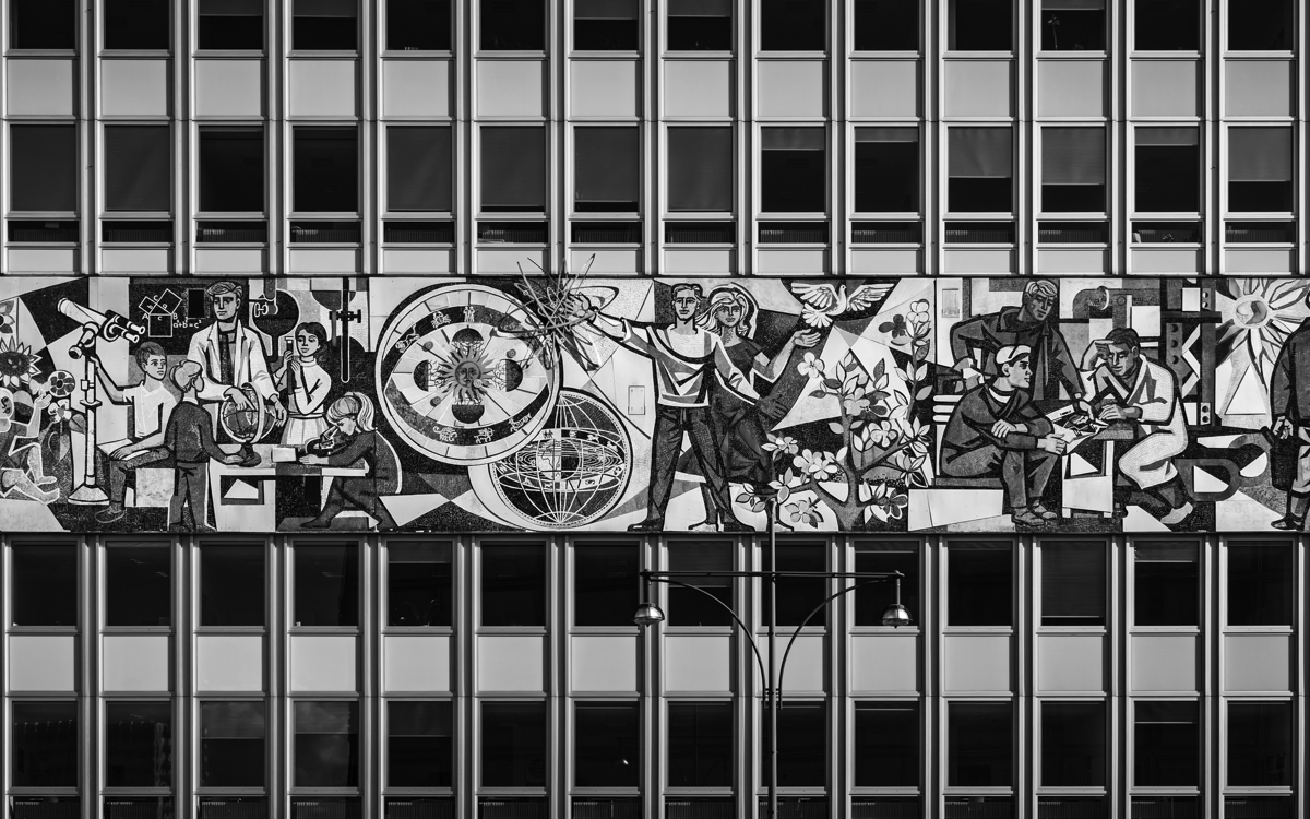 BerlinModerne's tweet photo. Happy New Year.
Peace and prosperity in 2023.
#BerlinModern https://t.co/lGHRzaKv5u