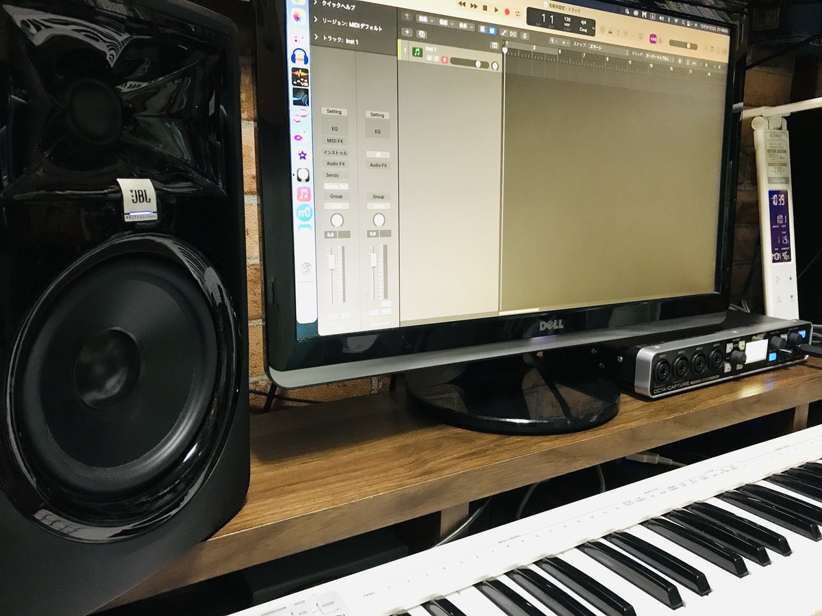 pocomoon_music's tweet photo. 今年もあとわずか。一年の終わりにDTMデスクを綺麗にしました。今年もpoco moonの音楽を聴いて下さってありがとうございました。

来年もたくさんいい曲が書けるように、そして皆さんに聴いてもらえるように頑張っていきます。来年もよろしくお願いします！

https://t.co/pbdTp4FIIP

#DTM #pocomoon https://t.co/cXUTx1tQJB