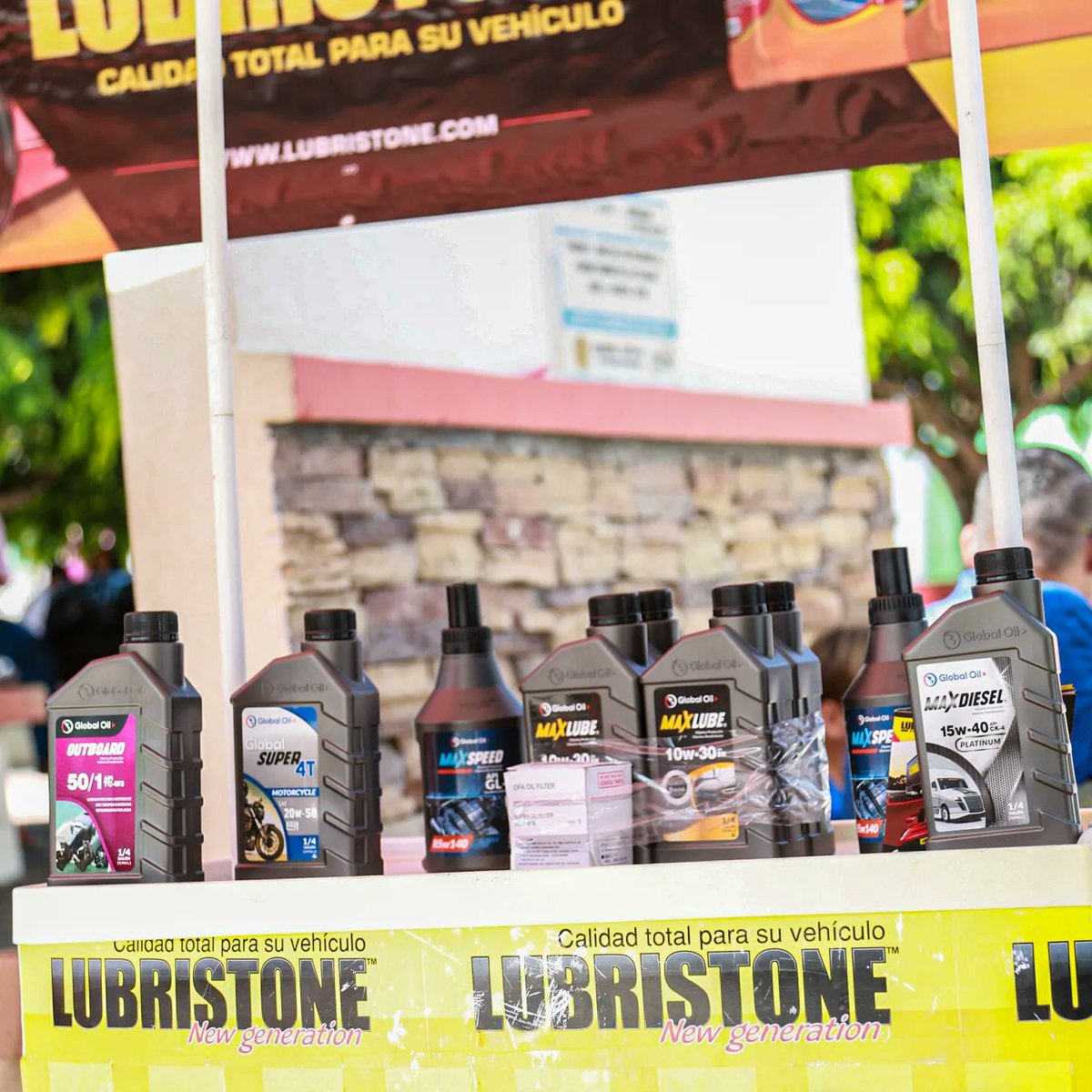 OilPanama's tweet photo. Ayer estuvimos en el Parque Porras de la ciudad de Las Tablas📍 junto a @lubristonepty 🏁 promocionando nuestros lubricantes con excelentes promociones💯

Esta pendiente de las próximas activaciones 😎

Distribuidor @rsimportscompany_pty

#GlobalOilPTY #GlobalOil #Lubricantes https://t.co/SRUlEBhjT6
