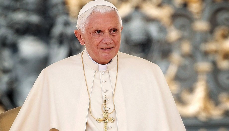 El Papa Emérito Benedicto XVI falleció esta mañana en el Monasterio Mater Ecclesiae del Vaticano.
Elevamos a Nuestros Sagrados Titulares una oración por su alma.
Descanse en la Paz del Señor y brille para él la Luz Perpetua.
#hdaddelaestrella #espejo #saludyestrella #benedictoxvi