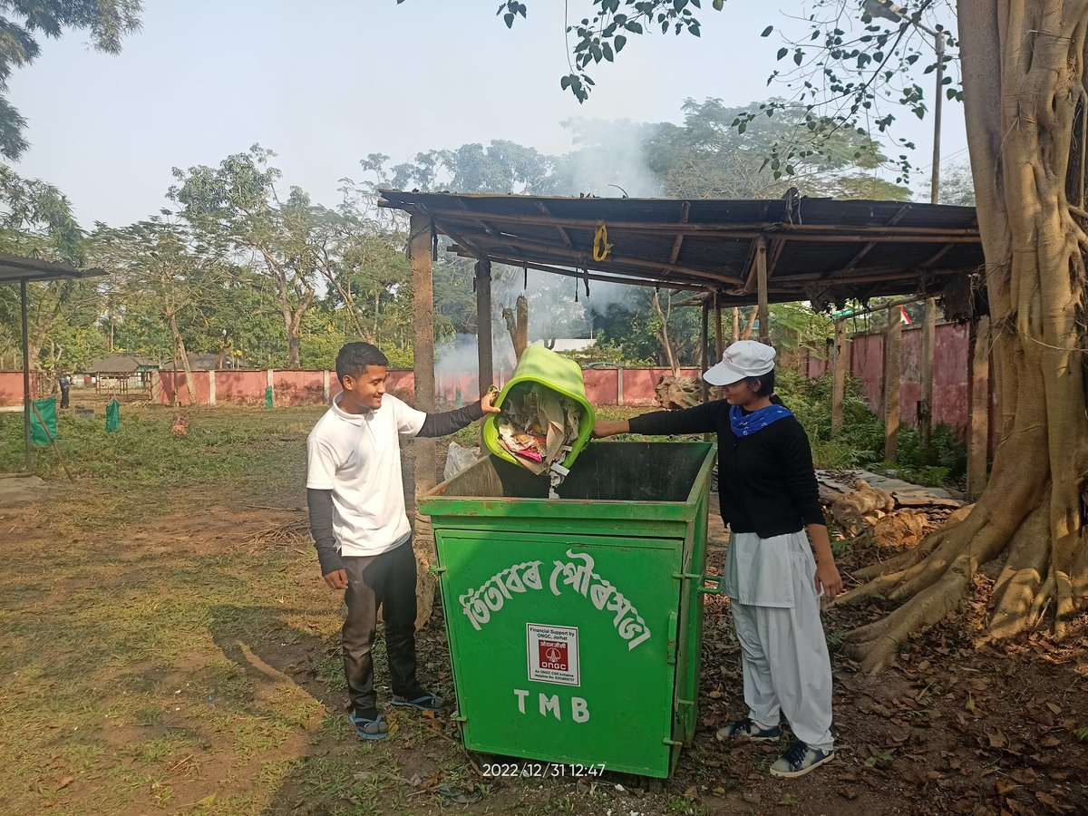 nss_dietjorhat's tweet photo. A cleanliness drive is organised by NSS Unit DIET Jorhat Titabar,Assam surrounding the campus today on 31st December 2022
#cleanindia2 @_NSSIndia @nss_rdguwahati @NSSCellDU @YASMinistry @pankajsinghips @Anurag_Office @CMOfficeAssam @SDGoals @g20org @DIPAKKU93471047
#scertassam https://t.co/YWJXUFvlLI