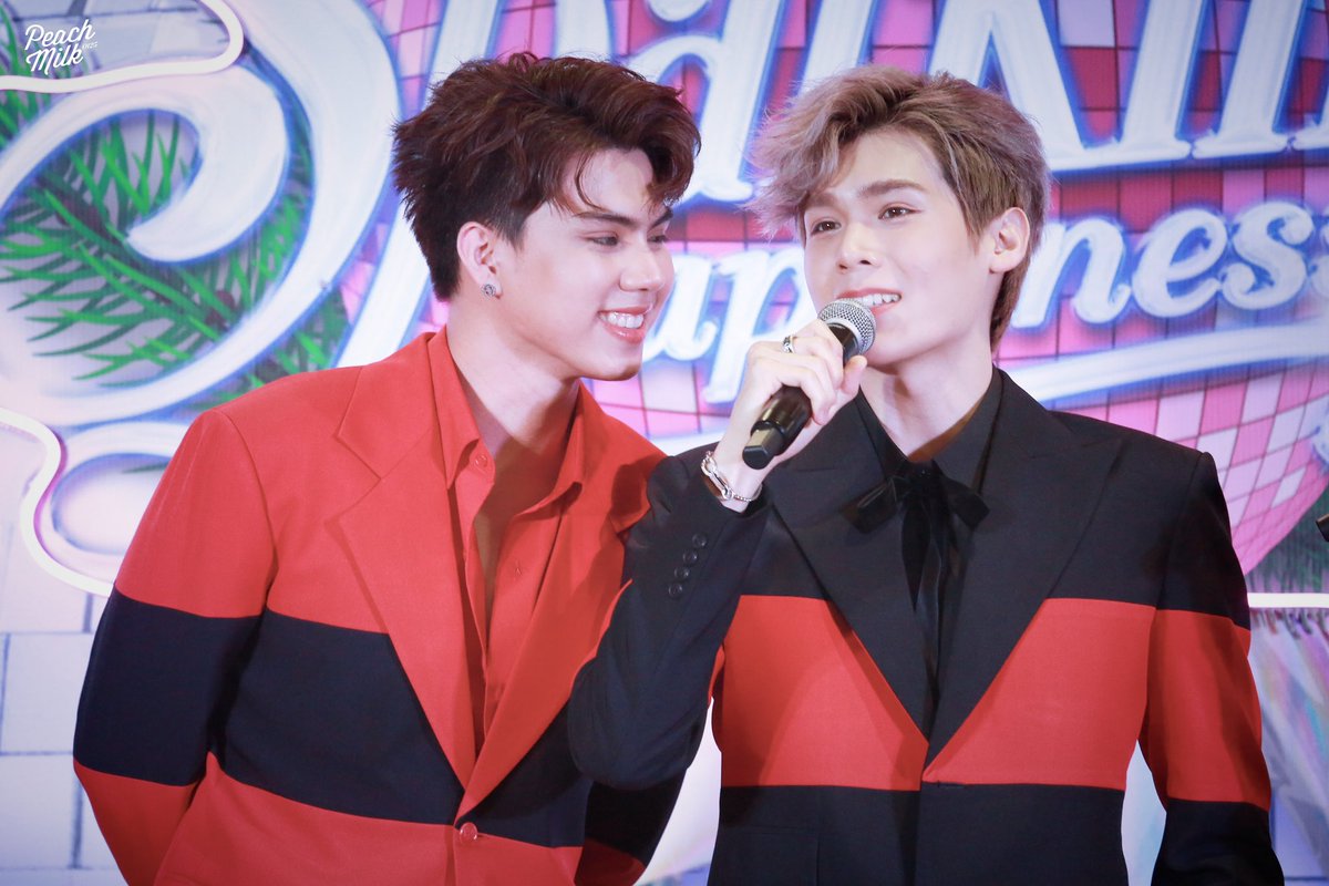 PeachMilk0125's tweet photo. 🤭🤭🤭
@fort_fts @peatwasu 

#MBKCenterSparklingHappinessxFortPeat #BabyFeat https://t.co/qxBw42qSsm
