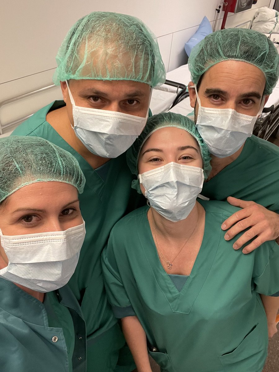 Trying to do our best on the last day in 2022. Best team ever. Equipo de Trasplante Renal. Hospital del Mar. <a href="/hospitaldelmar/">Hospital del Mar</a> Happy New Year!! <a href="/lFumado/">Lluís Fumadó</a> <a href="/roymalatesta/">Roy Malatesta</a>