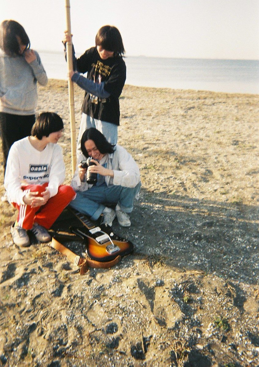 kyodo5_'s tweet photo. フィルム現像したらC Caseたくさん出てきた。1999のオフショ、「そういえば海MVなくない？」で千葉の海へ。振り返れば5本もMV作らせてもらったんだなあ、とりあえず一旦おつかれさま、そしてありがとうだ！ https://t.co/UO1sBqzyKg