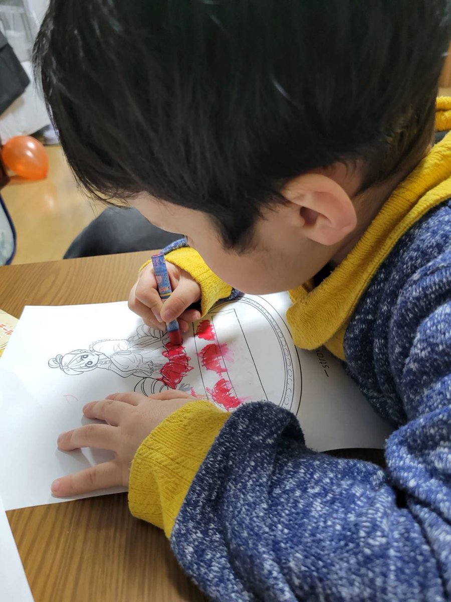 我が家の画伯
色塗り好きすぎて塗れそうな物見つけたら勝手にぬりえがはじまってる
今回は夏ノ瀬いのちゃん(<a href="/stylish_gorilla/">夏ノ瀬 いの|ﾃﾞｻﾞﾌｪｽ(両日)E-119.120</a> )の絵をぬりえ