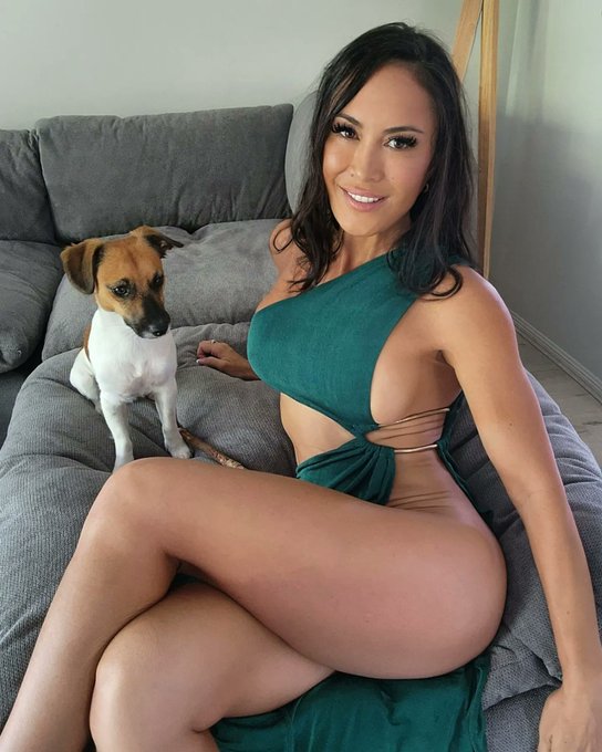 Happy New Year to you all  🎉❤️✨ https://t.co/GdmvyaQE2E