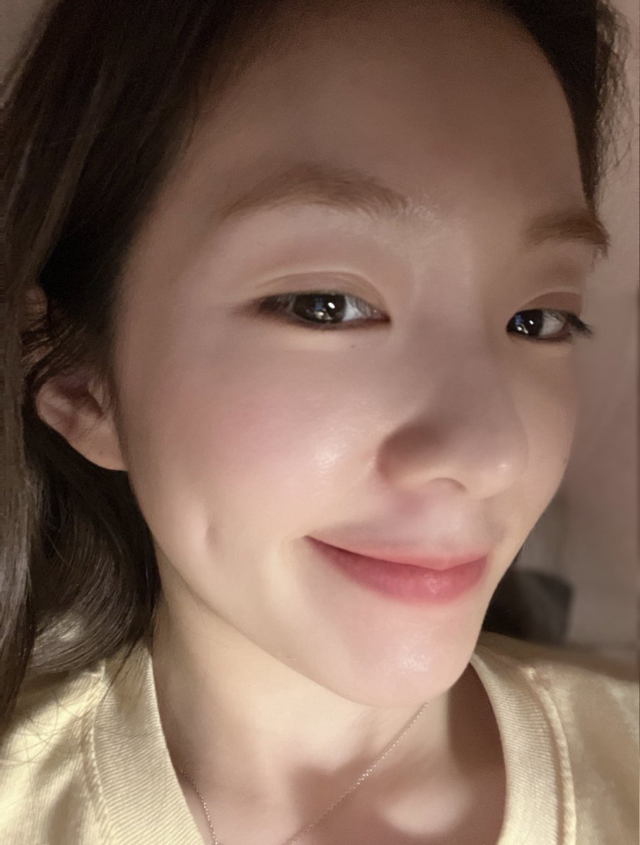 joohyundyyy's tweet photo. this irene        with     this wendy https://t.co/BbzSNfa6Vp