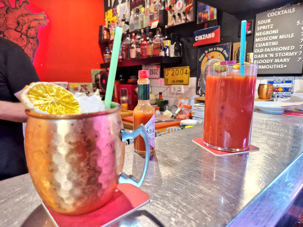 José Luis Priego Bermejo (@vinocomplutense) on Twitter photo Terminando el año en <a href="/MitadBar/">Cuarto y Mitad Bar</a>, <a href="/mercadoTirsoMo/">mercadotirsodemolina</a>, #Madrid
Deliciosos Moscow Mule y Bloody Mary preparados con enorme profesionalidad por @CarlosPleasure1
🍸😋 Terminando el año en <a href="/MitadBar/">Cuarto y Mitad Bar</a>, <a href="/mercadoTirsoMo/">mercadotirsodemolina</a>, #Madrid
Deliciosos Moscow Mule y Bloody Mary preparados con enorme profesionalidad por @CarlosPleasure1
🍸😋