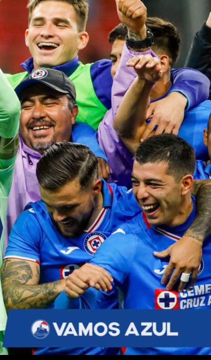 PATO545's tweet photo. Es oficial Luis Suárez si fichó con #CruzAzul #CopaSky https://t.co/c91hmg1rAJ